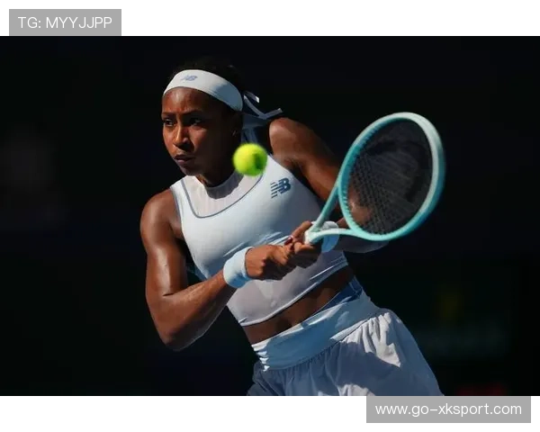 网球高芙底线对抗训练更有韧性：打造坚不可摧的底线战士