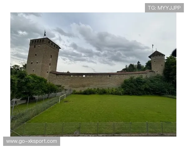 弗莱堡盼主场止血，多特悬了？，弗莱堡新主场启用