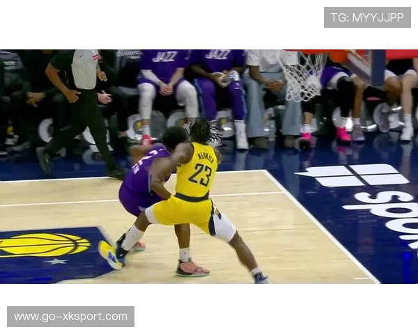 爵士夹击到位，步行者核心出手难